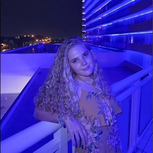 Meet your Posher, Lauren